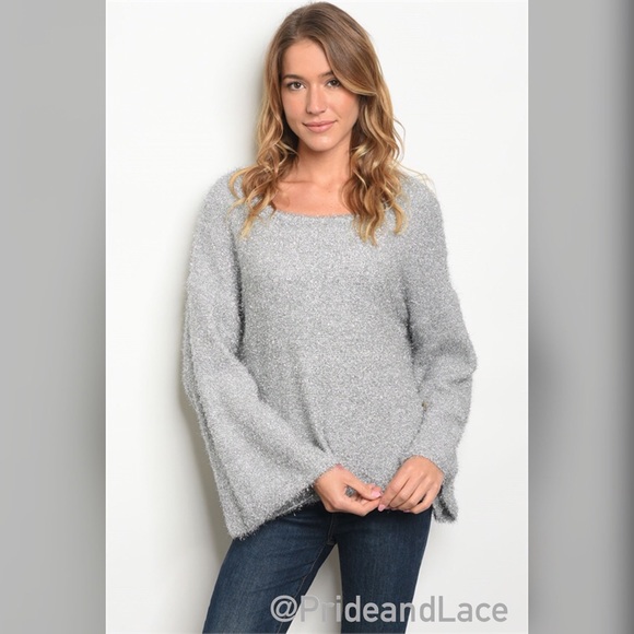 Tops - ❄️Silver Metallic Top❄️